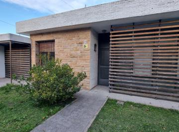 Casa · 120m² · 4 Ambientes · 1 Cochera · Casa 4 Amb Venta V Bosch Jardín Gran Lote Propio