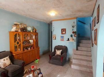 Casa · 130m² · 6 Ambientes · 2 Cocheras · Casa 6 Ambientes con Amplio Jardín, Venta Burzaco