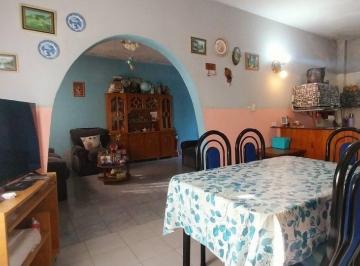 Casa · 130m² · 6 Ambientes · 2 Cocheras · Casa 6 Ambientes con Amplio Jardín, Venta Burzaco