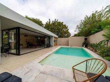 Casa · 260m² · 5 Ambientes · 1 Cochera · Venta Casa Fisherton con Quincho Nuevo y Pileta
