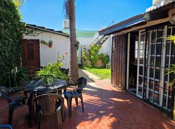 Casa · 160m² · 3 Ambientes · Venta Casa 3 Ambientes con Cochera Jardin y Galpon