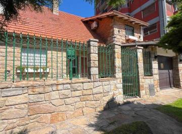 Casa · 234m² · 5 Ambientes · 1 Cochera · Casa 5 Amb Mogotes Quincho Reciclada Apto Credito