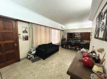 Casa · 107m² · 3 Ambientes · 1 Cochera · Venta Casa 3 Ambientes en El Centro de Cañuelas