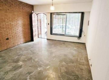 Casa · 149m² · 3 Ambientes · 1 Cochera · Casa en Venta en Munro, Lote Propio, Cochera