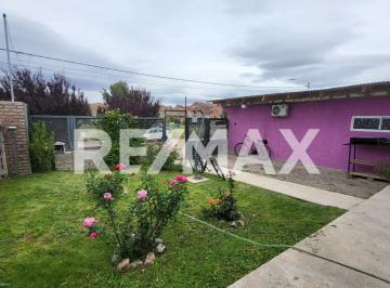 Casa · 169m² · 5 Ambientes · Venta Casa 3 Dorm. + Departamento