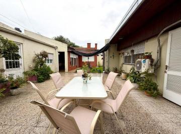 Casa · 145m² · 4 Ambientes · 1 Cochera · Casa en Venta de 3 Dorm. en La Plata