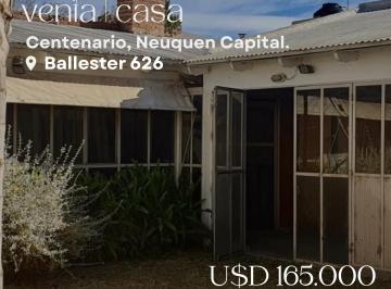 Casa de 13 ambientes, Centenario · Casa en Venta – Centenario