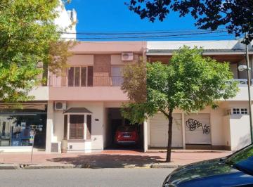 Departamento · 85m² · 5 Ambientes · Dpto. Céntrico/amplio/terraza y Patio Verde