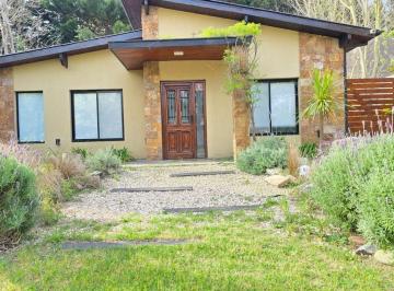 Casa · 108m² · 3 Ambientes · 1 Cochera · Casa Venta en Barrio Jaguel de Santa Teresita