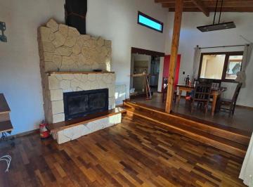 Casa · 122m² · 4 Ambientes · Hermosa Casa en Dina Huapi - Apta Credito - Financia