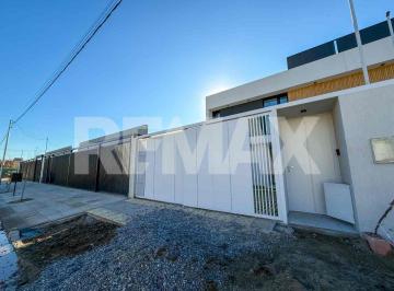 Casa · 123m² · 4 Ambientes · 2 Cocheras · Venta Duplex Ayres del Limay - a Estrenar