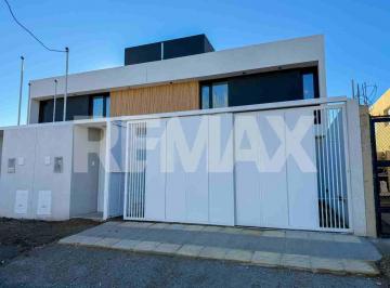 Casa · 123m² · 4 Ambientes · 2 Cocheras · Venta Duplex Ayres del Limay - a Estrenar