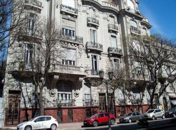 Departamento · 195m² · 5 Ambientes · Venta Depto 5 Amb Edifidio Estilo Frances Barracas