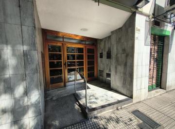 Departamento · 71m² · 4 Ambientes · Alquiler Depto 4 Amb Balcon Frente Patio