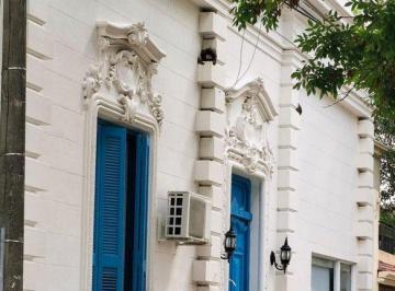 Casa · 337m² · 8 Ambientes · 1 Cochera · Venta Casa Estilo Antigua - Zona Centro