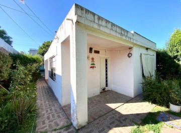 Casa · 97m² · 3 Ambientes · 1 Cochera · Casa en Venta con Galpòn, Belen de Escobar