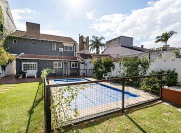 Casa · 203m² · 5 Ambientes · 2 Cocheras · Vta Casa 5 Amb C/jardin, Pileta y 2 Cocheras - Haedo