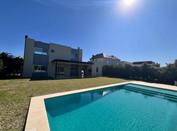 Casa · 158m² · 5 Ambientes · 2 Cocheras · Venta Casa en Puertos B° Vistas 5 Amb. Pileta
