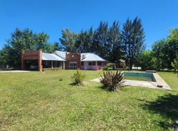 Quinta vacacional · 2 Dormitorios · 2 Cocheras · Venta Casa 3 Amb Bº Privado Los Ombúes Fcio Varela