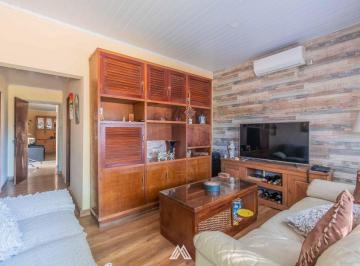 Casa · 129m² · 5 Ambientes · Venta de Casa con 3 Dorm. en Pando Centro