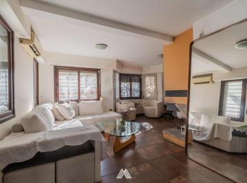 Casa · 198m² · 7 Ambientes · 2 Cocheras · Venta de Gran Casa Centrica de 3 Dorm. Pando