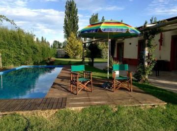 Casa · 317m² · 2 Dormitorios · 1 Cochera · Casa - San Rafael