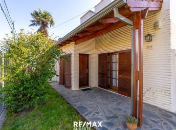 Casa · 179m² · 4 Ambientes · 1 Cochera · Hermosa Casa en Venta