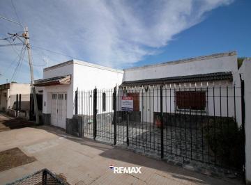 Casa · 122m² · 4 Ambientes · 1 Cochera · Casa de 3 Dorm. en Calle 3 de Febrero 2000