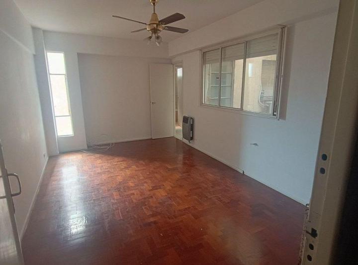 Venta Departamento 3 Amb Calle Yerbal Floresta