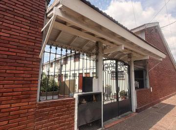 PH · 43m² · 2 Ambientes · Venta PH 2 Amb. C/ Patio Lanús Apto Crédito