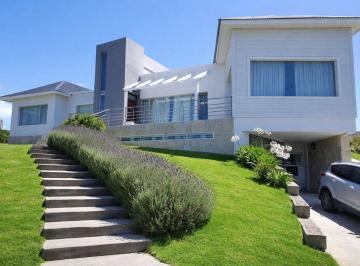 Casa · 422m² · 6 Ambientes · 1 Cochera · Casa 3 Dorm. La Herradura