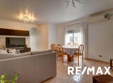 Departamento · 76m² · 4 Ambientes · Monte Castro Venta Dept 4 Amb Jardin Patio Quincho