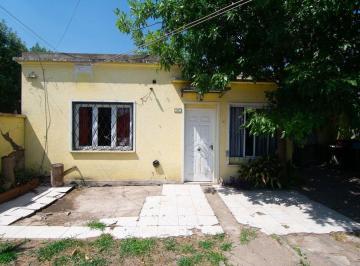 Casa · 84m² · 3 Ambientes · 1 Cochera · Venta Casa 3 Ambientes Merlo