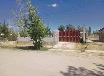 Casa · 60m² · 3 Ambientes · 2 Cocheras · Lote en El Carrizal con Contruccion a Reformar