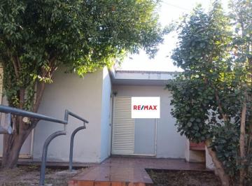 Casa · 120m² · 4 Ambientes · Se Vende Casa Zona 1000 Viviendas. Facilidades.