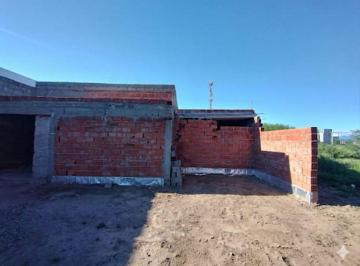 Casa · 160m² · 5 Ambientes · 1 Cochera · Se Vende Casa a Concluir en B° Lomas del Tala