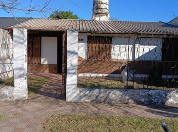 Casa · 151m² · 5 Ambientes · 1 Cochera · Casa en Venta en Barrio Pando, Zona Sur Goya