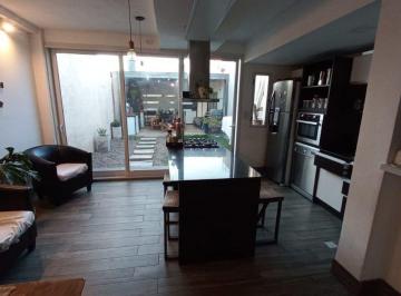 Casa · 150m² · 4 Ambientes · 2 Cocheras · Se Vende Casa Barrio Amppare