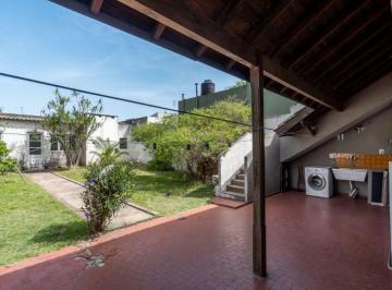 Casa · 125m² · 3 Ambientes · 1 Cochera · Casa en Venta 3 Ambientes La Tablada Garage Parque