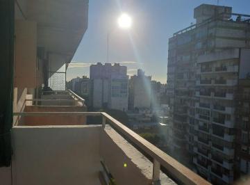 Departamento de 4 ambientes, Rosario · Semipiso 2 Dorm. con Balcón Al Frente Pellegrini 1200 Rosario Centro