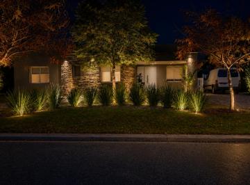 Casa en Venta de 5 ambientes Dique Luján · Casa Moderna en Una Planta - Lote Interno – Apta Credito– Barrio San Francisco, Villanueva