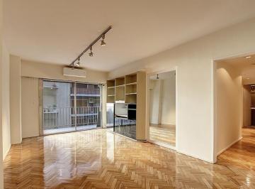 Departamento · 97m² · 3 Ambientes · 1 Cochera · Tres Ambientes con Dependencia en Recoleta. Cochera Fija. Balcón Corrido Al Frente.