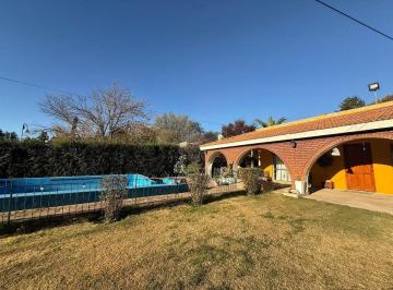 Quinta vacacional · 180m² · 2 Dormitorios · Casa Quinta en Zorzal 5571