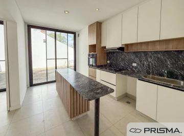 Casa de 3 ambientes, Córdoba · Housing - 3 Dorm + Escritorio - Villa Belgrano