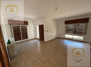 Casa · 185m² · 9 Ambientes · Casa - Yapeyu