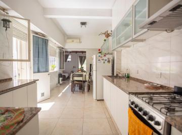 Casa · 210m² · 5 Ambientes · 3 Cocheras · Venta Velez Sarfield/ Floresta Casa 5 Amb - Pileta Quincho Garage