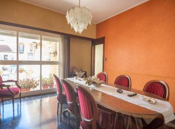 Casa · 210m² · 5 Ambientes · 3 Cocheras · Venta Velez Sarfield/ Floresta Casa 5 Amb - Pileta Quincho Garage