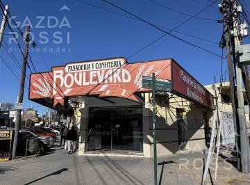 Local comercial · 392m² · 10 Ambientes · 5 Cocheras · Local en Burzaco