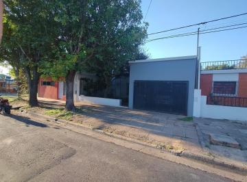 Casa · 117m² · 8 Ambientes · 1 Cochera · Casa 3 Dorm. C/ Cochera | Apta Crédito | Paraná