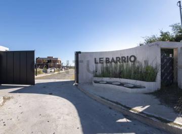 Terreno · 241m² · Lote en Venta en Gonnet Barrio Cerrado Le Barrio – Los Enriques | Joaquín Gorina